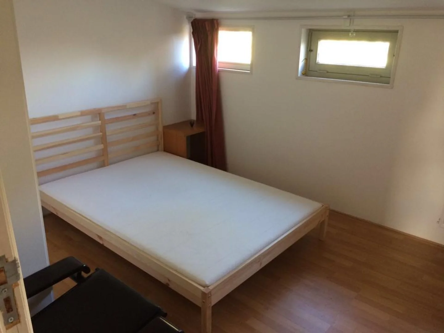 Habitación estudiantil económica cerca del campus en
