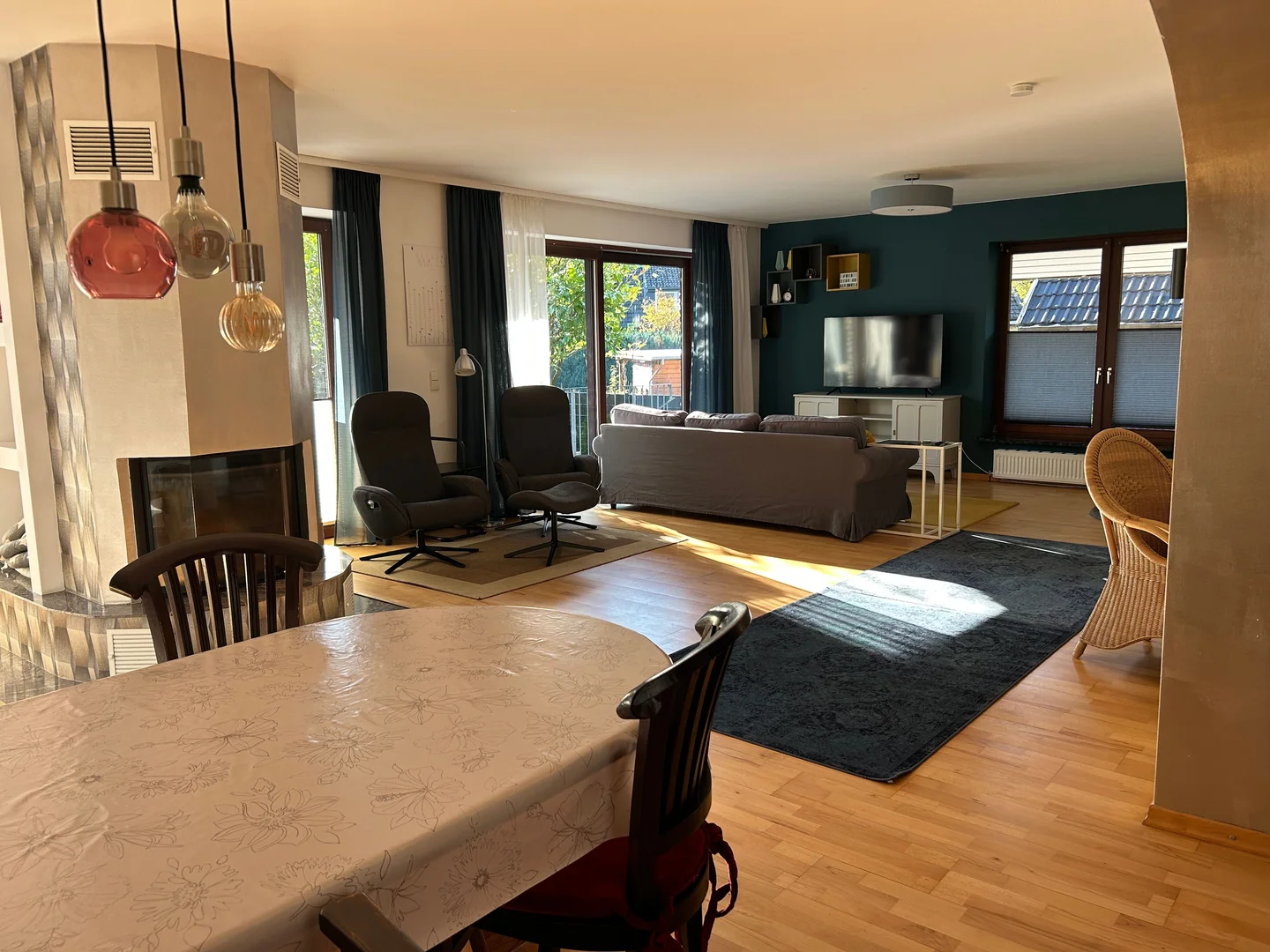 Affordable room for students with ample lighting in 