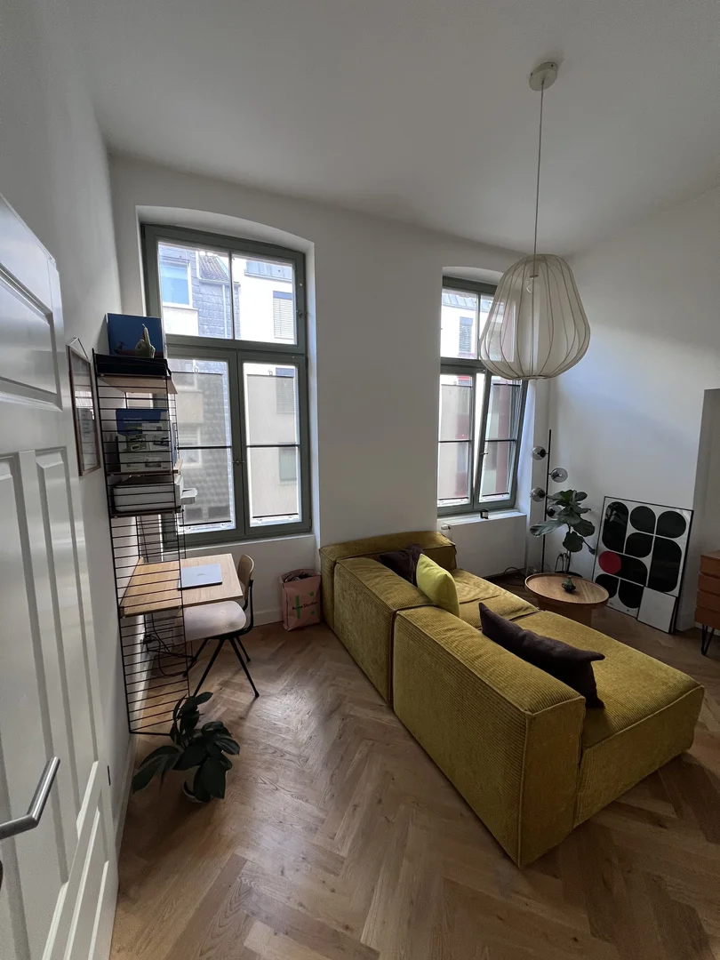 Helles und luftiges Studentenzimmer mit einfachem Zugang zur Universität in