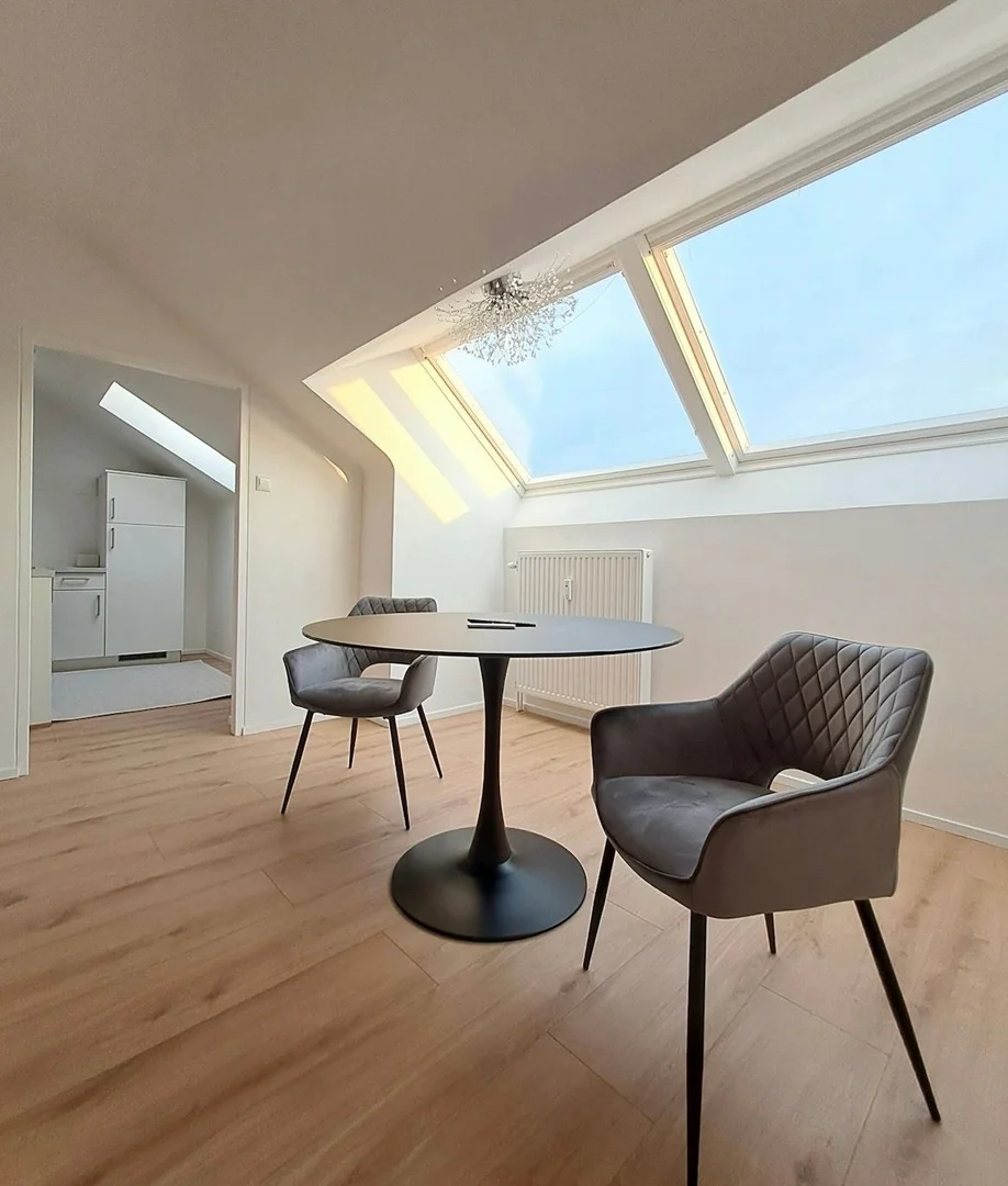 Bright and airy student room with easy university access in