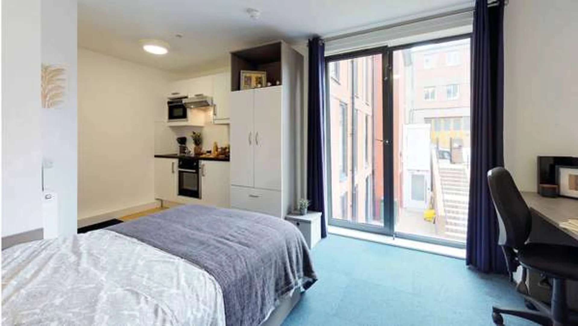 Self-contained studio for students in central 