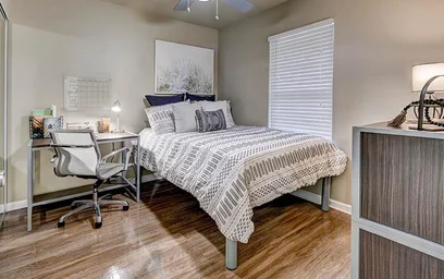 Logement avec 3 chambres à {area}