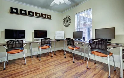 Logement entier en résidence à 710 SW Depot Ave, Gainesville, FL 32601, USA, image 17 de 24