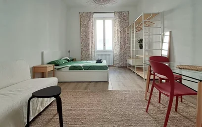 Logement avec 3 chambres à {area}