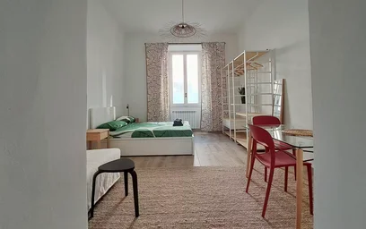 Logement entier à Via Savona, Giambellino, image 2 de 10