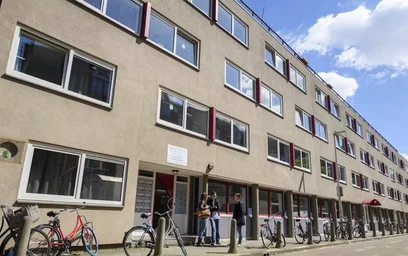 {area} içinde aydınlık özel oda