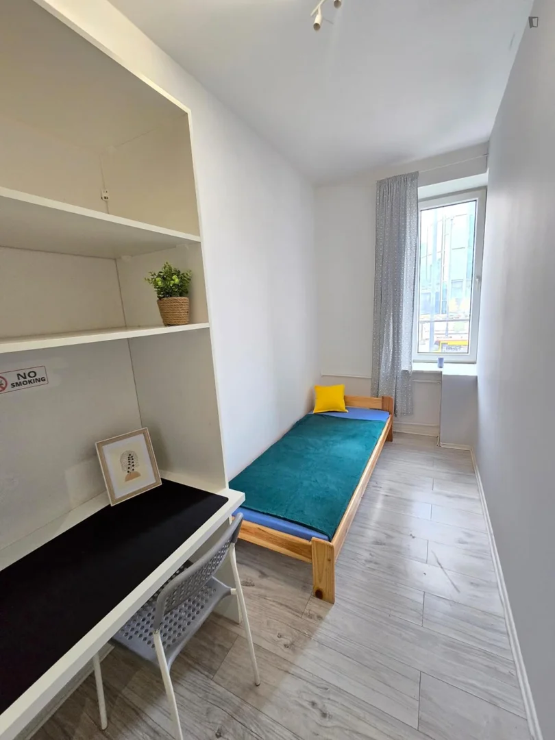 Functional student room perfect for studying in 
