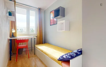 Zimmer mit Doppelbett zu vermieten {area}