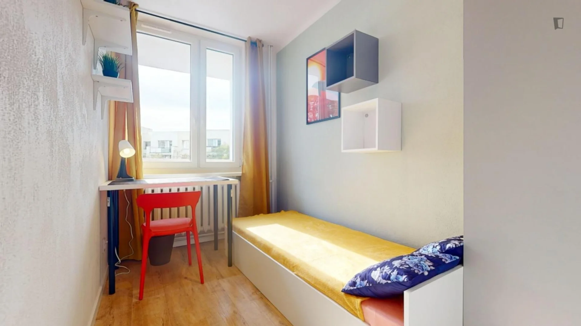 Zimmer in Studentenwohnung in  zu vermieten, voll möbliert