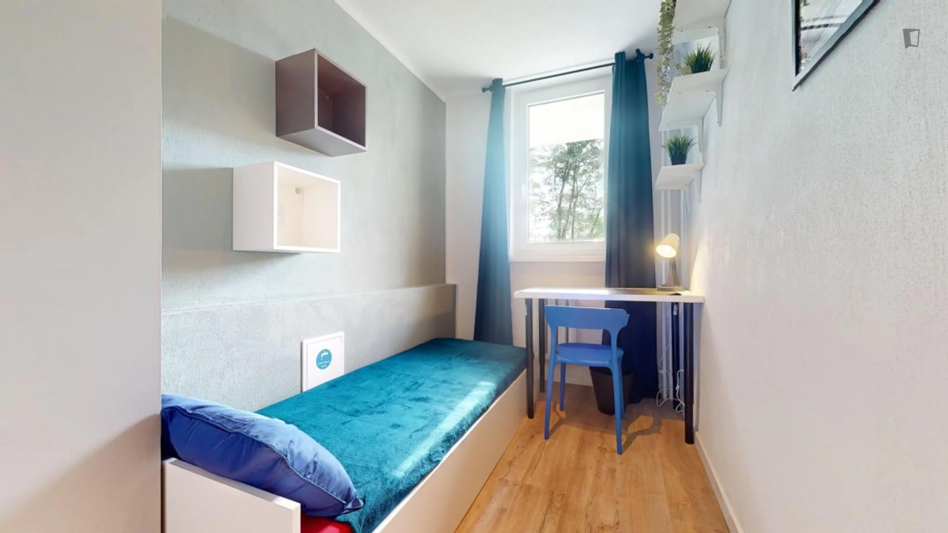 Funktionelles Studentenzimmer perfekt zum Studieren in 