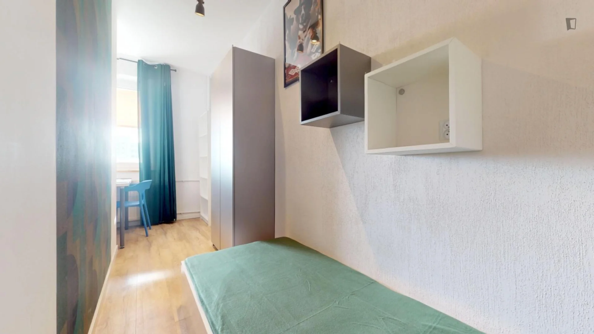 Zimmer in Studentenwohnung in  zu vermieten, voll möbliert
