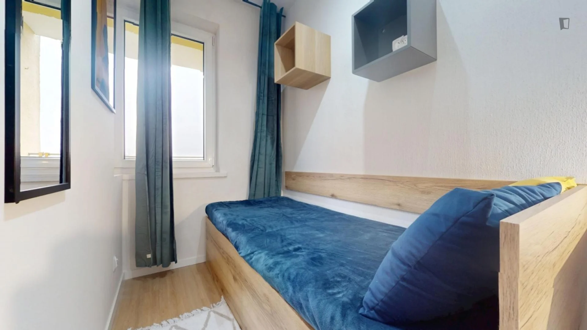 Zimmer in Studentenwohnung in  zu vermieten, voll möbliert