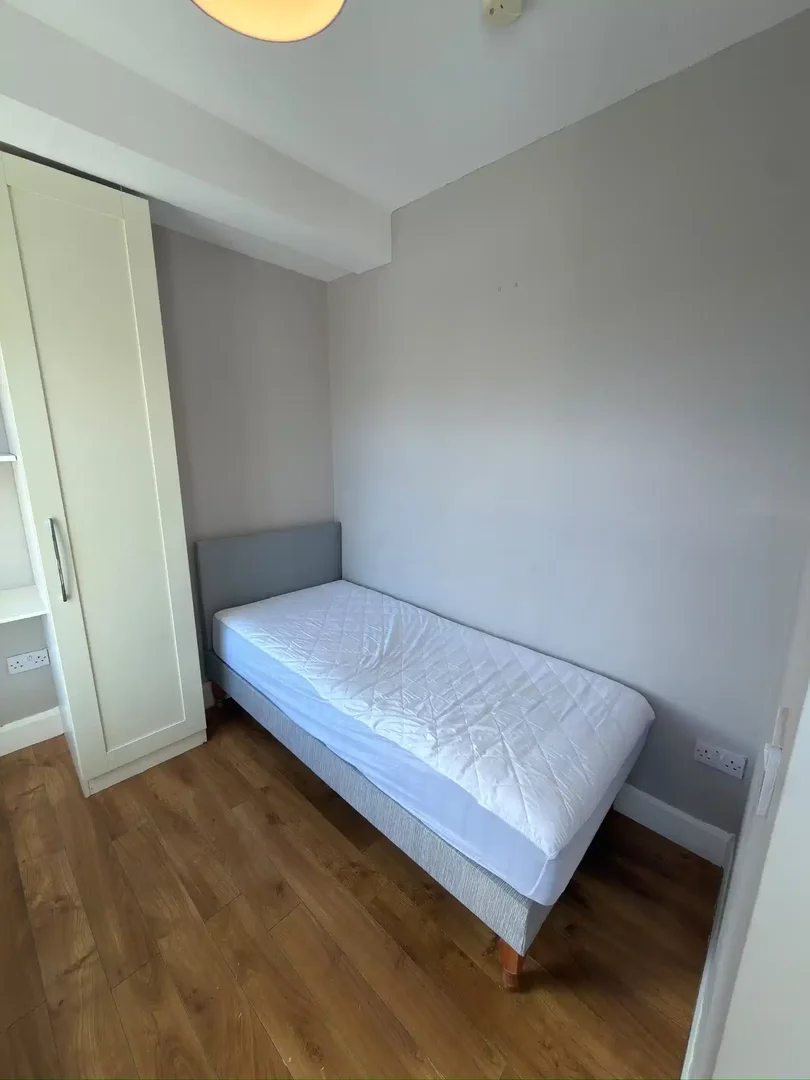 Functional student room perfect for studying in