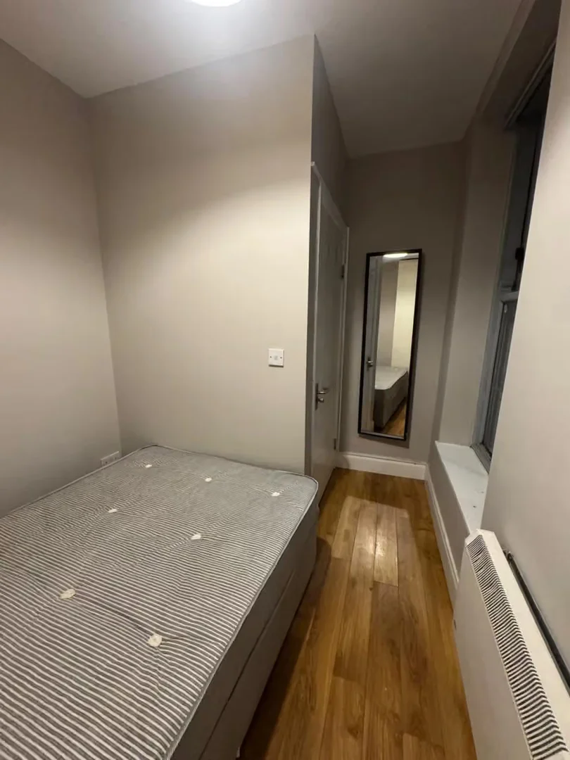 Budget-friendly student room close to campus in 