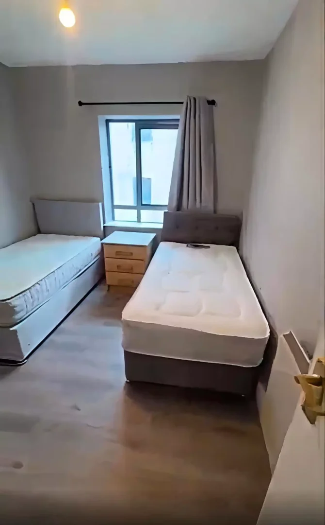Room for rent in student apartment in , fully furnished