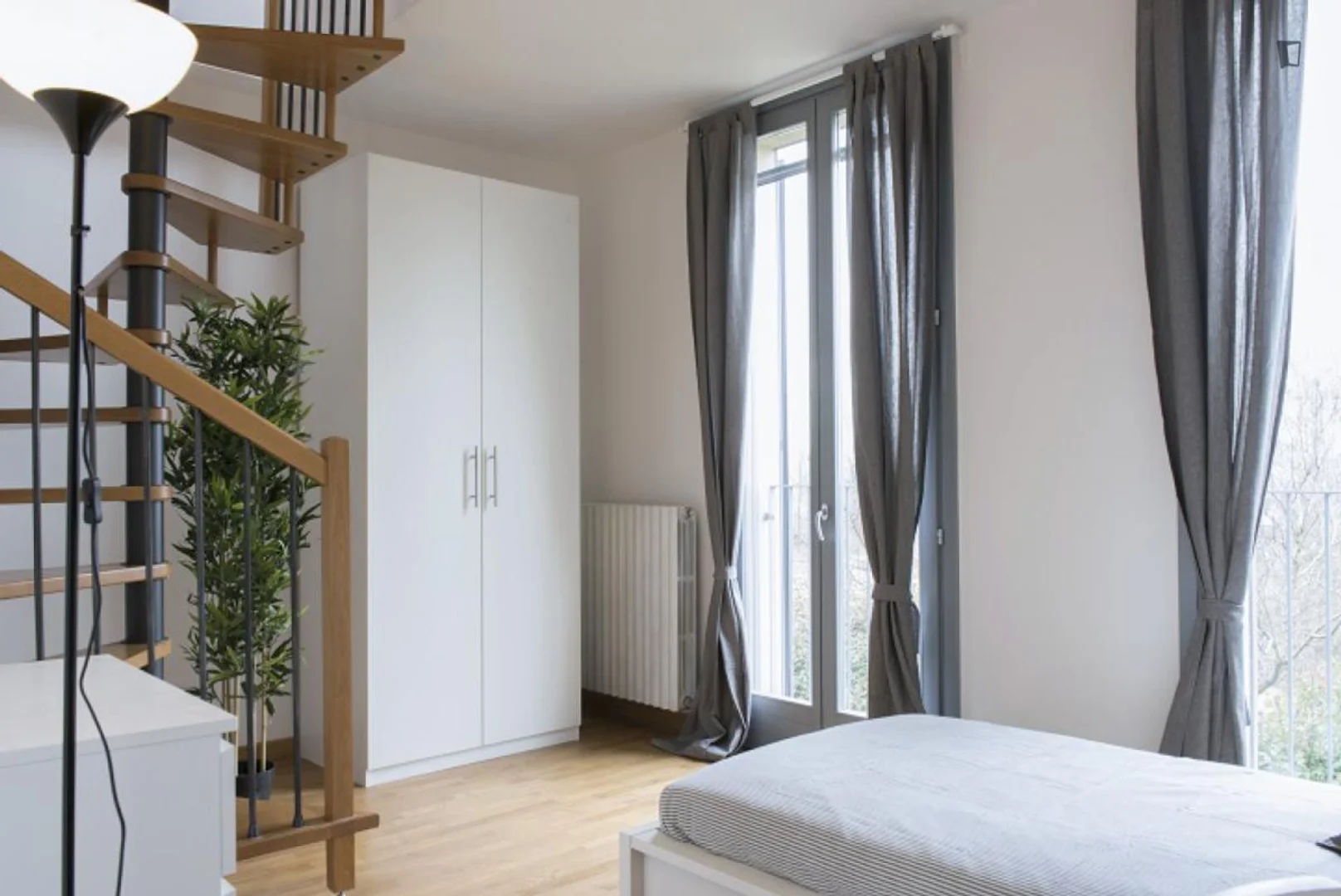 'de öğrenci dairesinde, tamamen mobilyalı kiralık oda