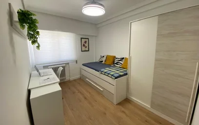 Renting rooms by the month in {area}