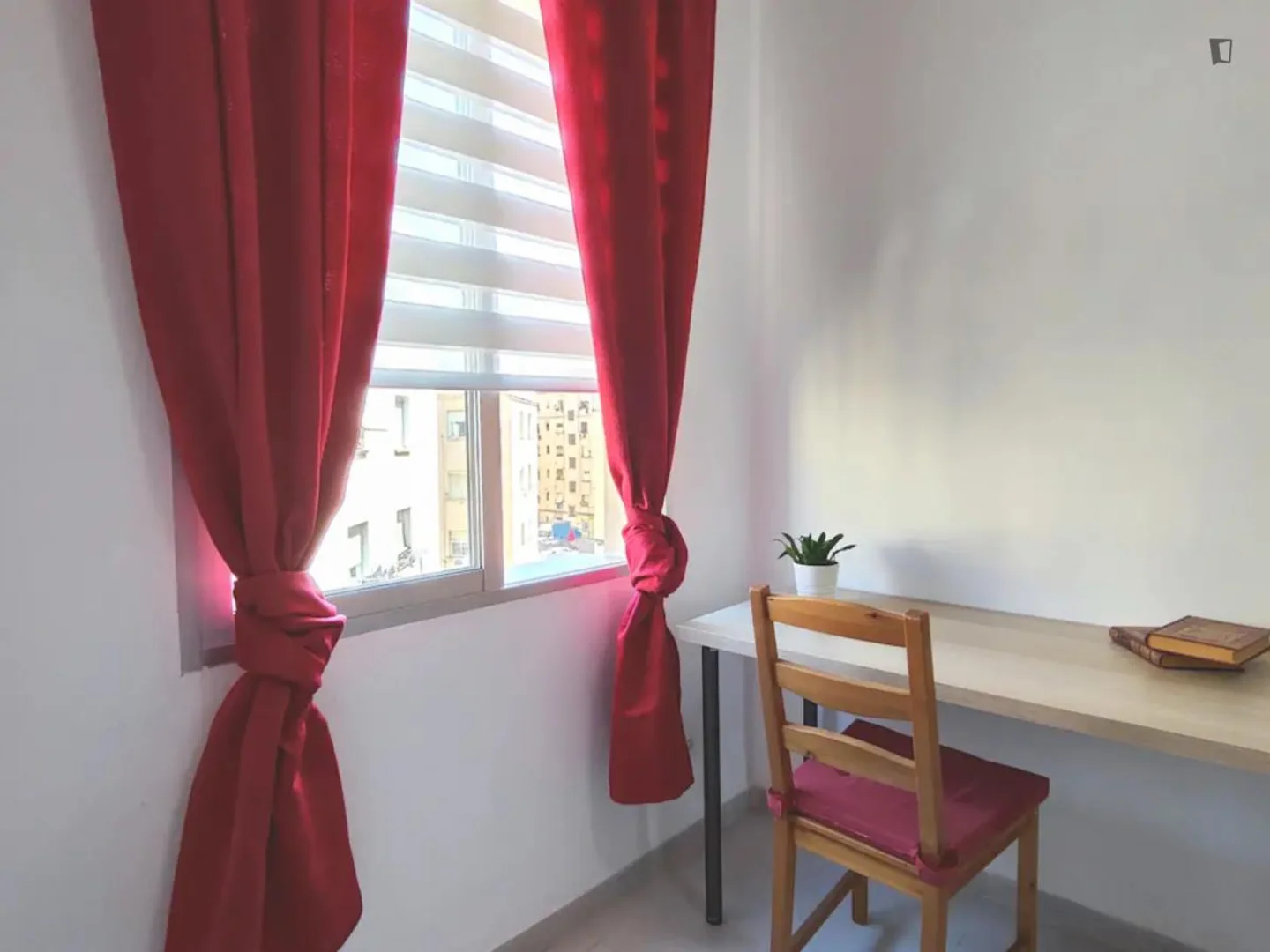 Chambre d'étudiant confortable et spacieuse dans