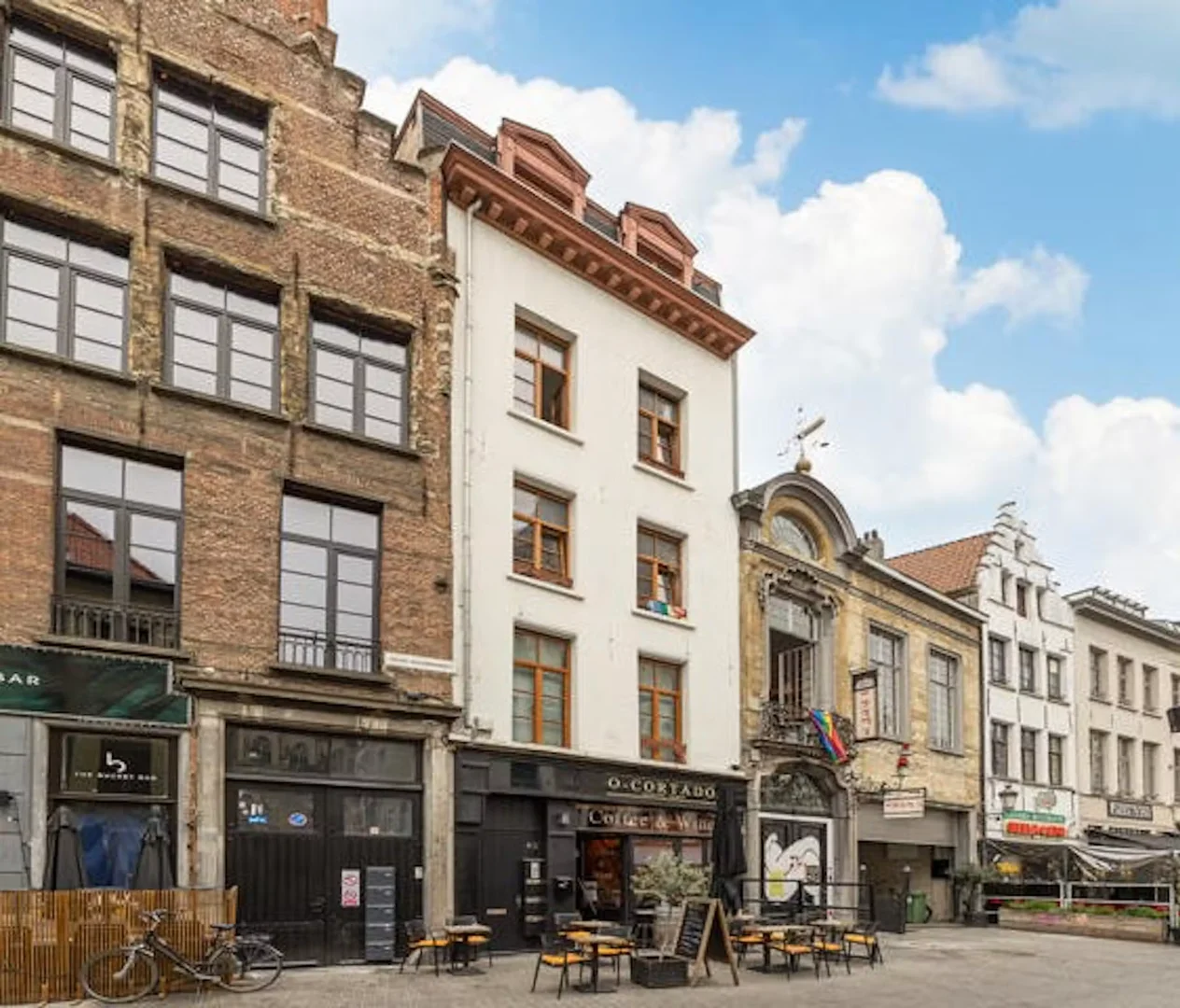 Oude Koornmarkt, Stadhuis-Sint-Jacob-Hessenhuis