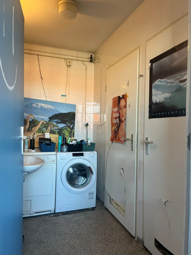 Quarto de estudante em  com área de estudo e instalações partilhadas