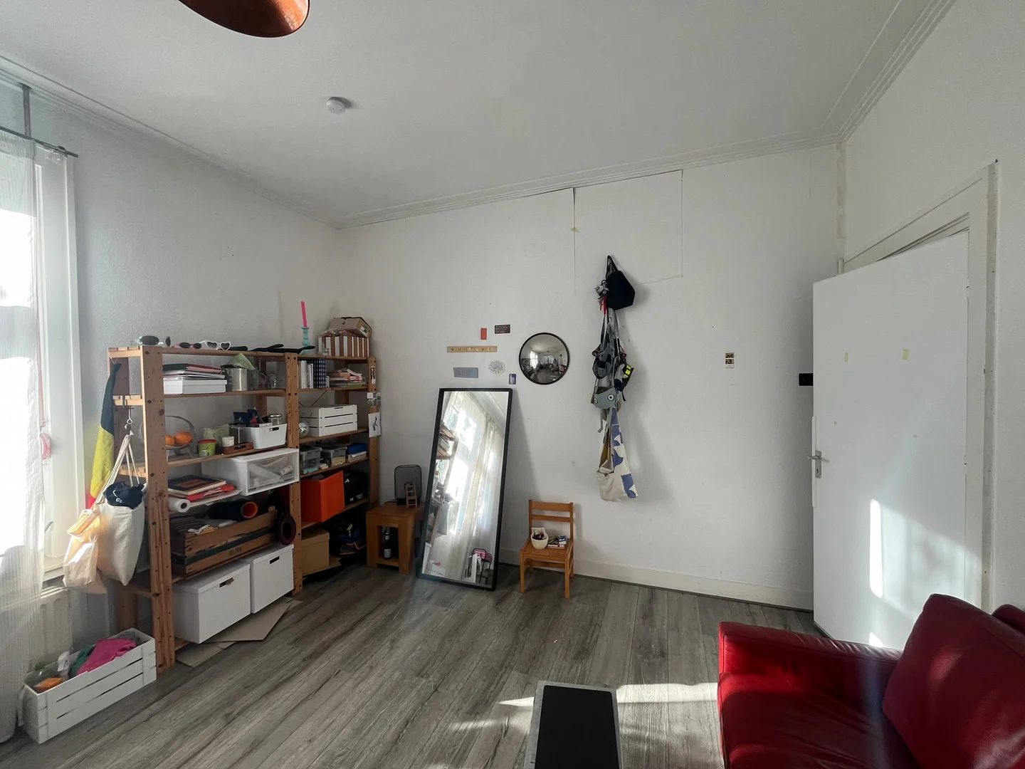 Chambre d'étudiant à  avec espace d'étude et installations communes