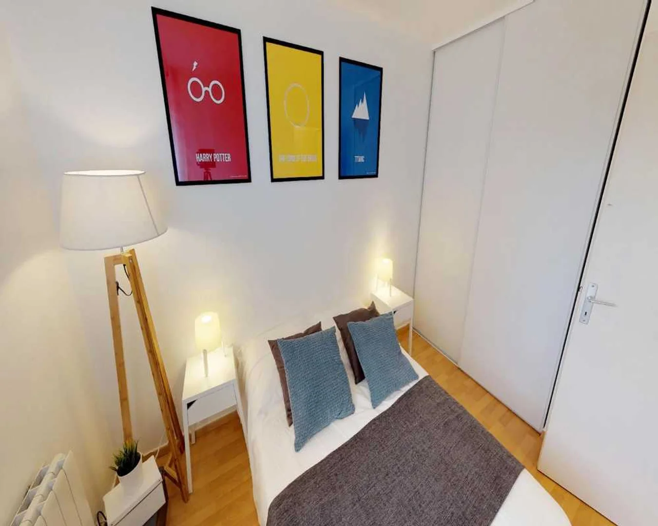 Quarto para alugar em apartamento de estudantes em , totalmente mobilado