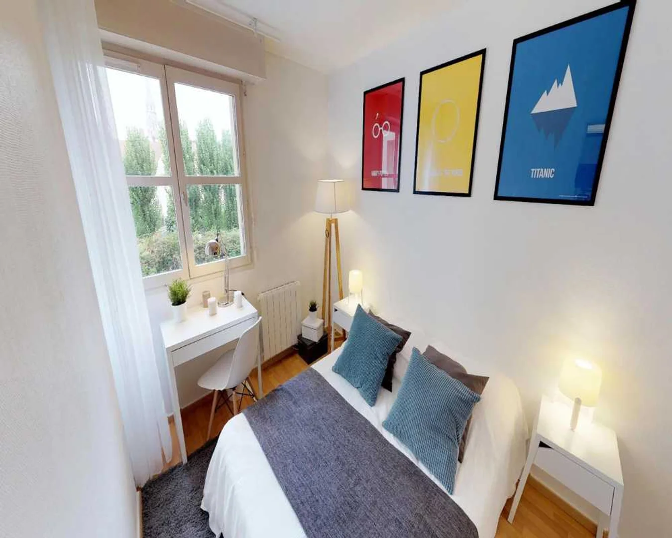 Quarto para alugar em apartamento de estudantes em , totalmente mobilado