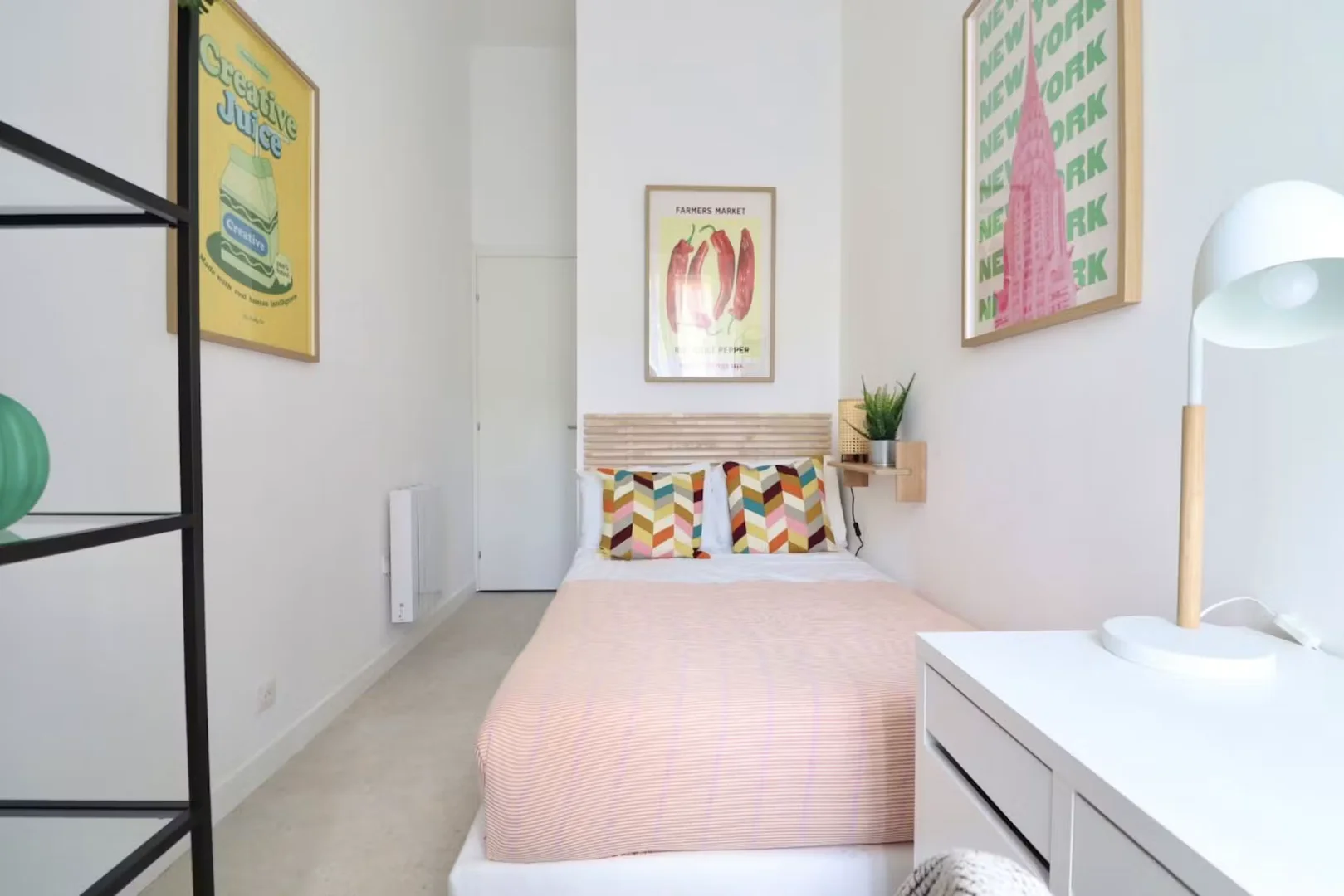 Quarto de estudante económico com localização conveniente em