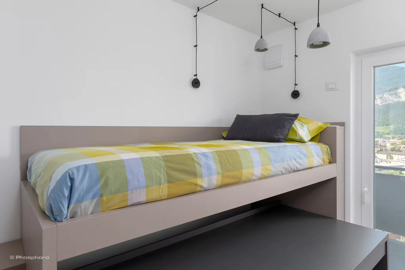 'de öğrenci dairesinde, tamamen mobilyalı kiralık oda