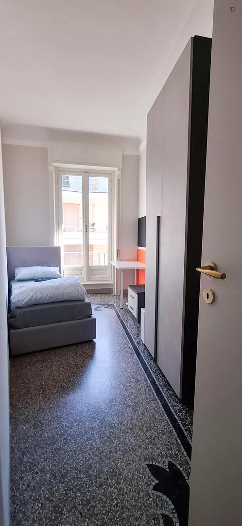 Camera per studenti in  con area studio e servizi in comune