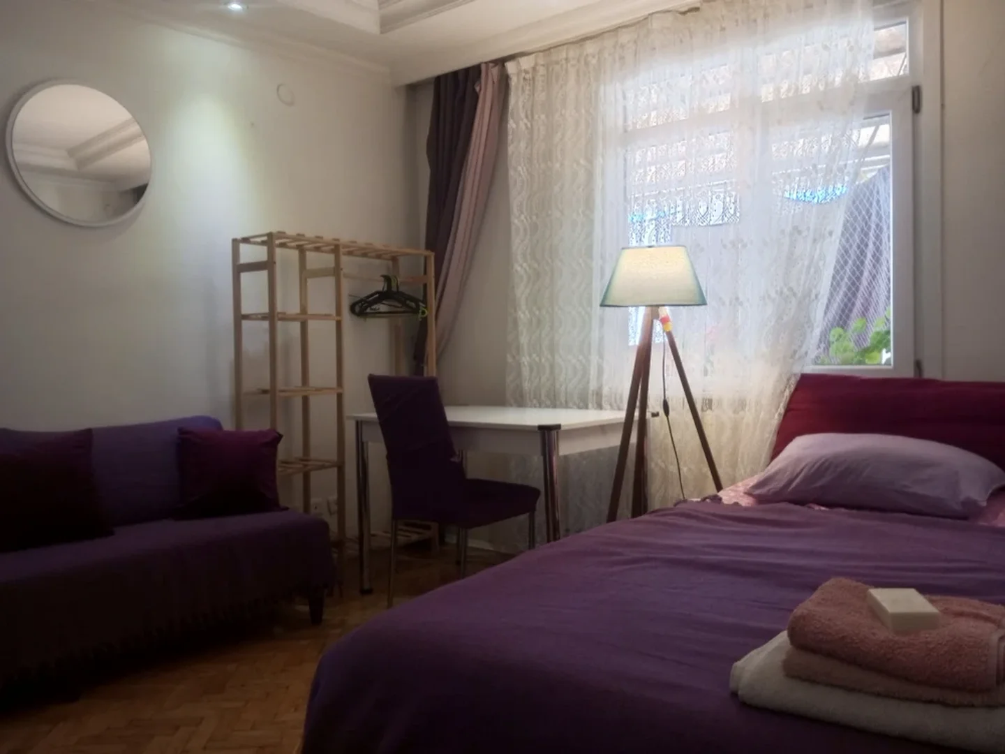 Quarto de estudante económico com localização conveniente em