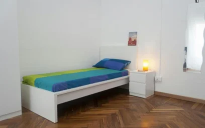 Chambre privée à Via Aldo Barbaro, image 2 de 10