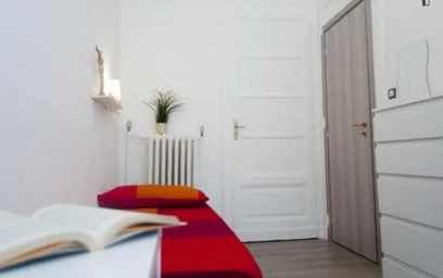 Chambre privée à Via Aldo Barbaro, image 2 de 10