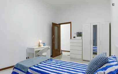Prywatny pokój Via Romolo Gessi, obraz 4 32
