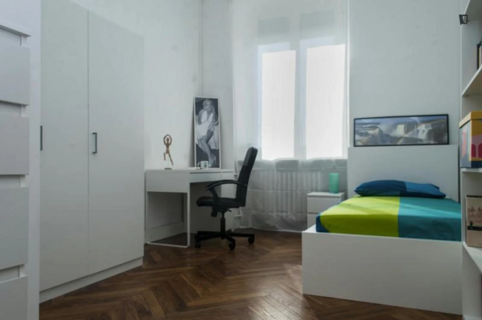 Chambre d'étudiant confortable et spacieuse dans