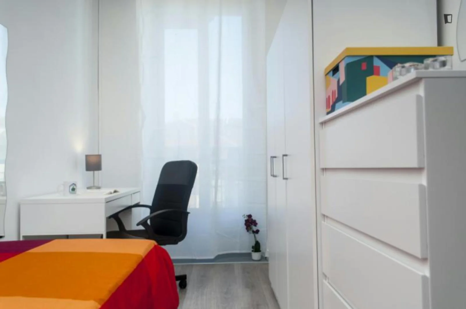 Chambre d'étudiant bon marché à proximité du campus dans