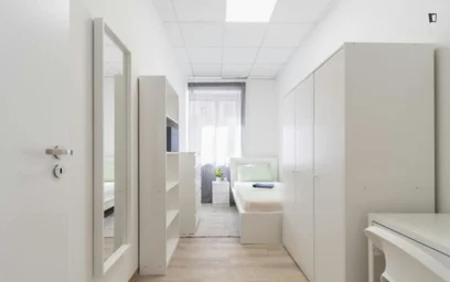 Habitación privada en Via Frinco, imagen 4 de 23