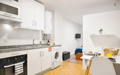 Studio at R. Dr. Domingos Soares, image 5 of 12