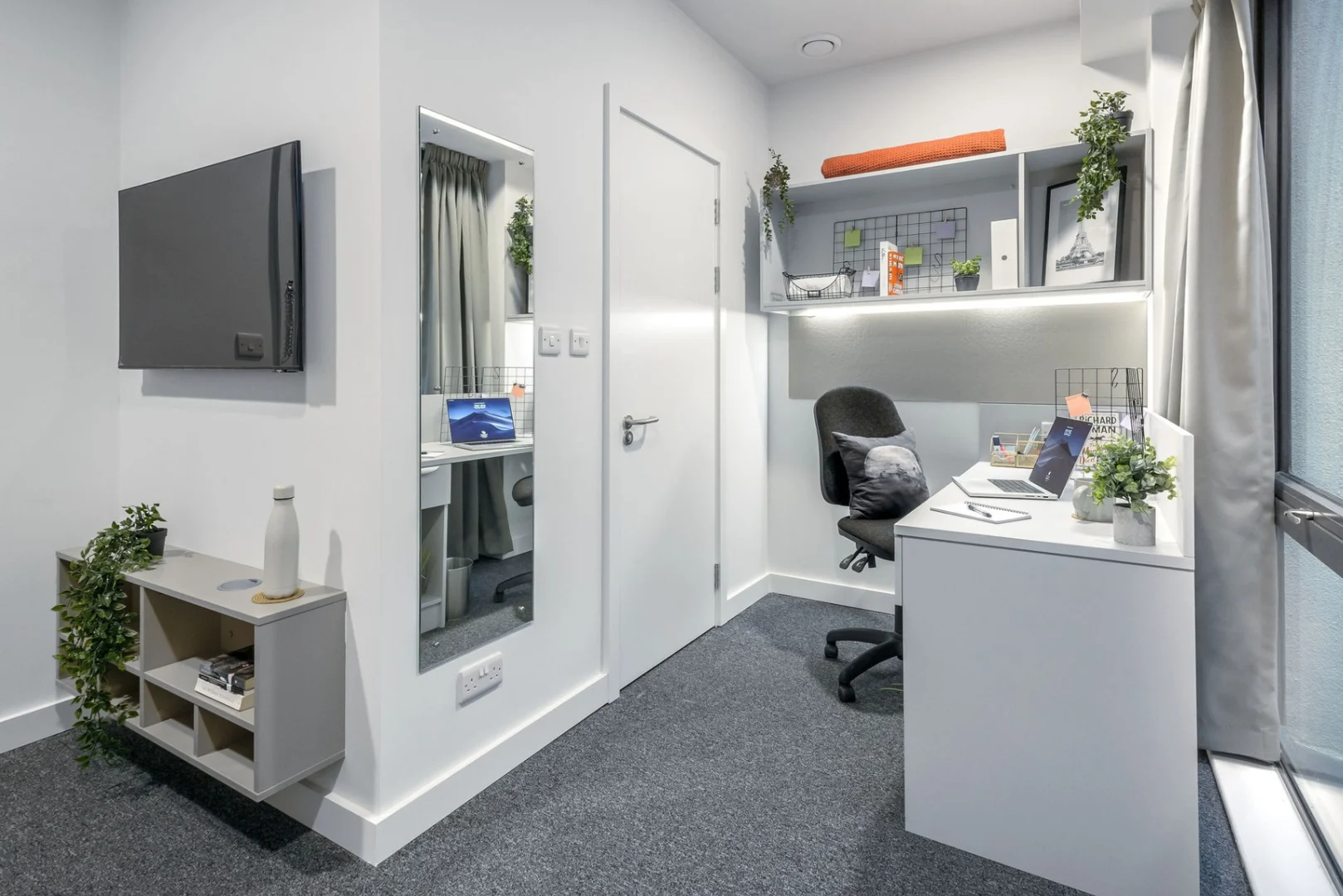 true student, 3 Humberstone Rd, Leicester LE5 3AS, United Kingdom