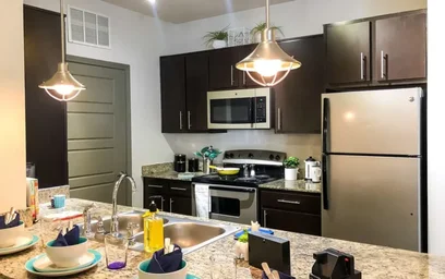 Alojamiento entero en residencia en 4194 Burbank Dr, Baton Rouge, LA 70808, United States, imagen 3 de 33