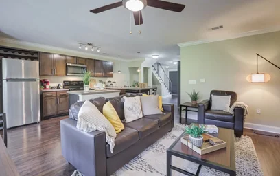 Alojamiento entero en residencia en 1050 Southern Dr, Columbia, SC 29201, United States, imagen 9 de 49
