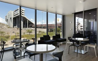 Logement entier en résidence à 323 E Veterans Way, Tempe, AZ 85281, United States, image 19 de 32