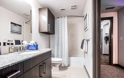 Apartamento inteiro em residência em 2100 San Antonio St, Austin, TX 78705, United States, imagem 16 de 34