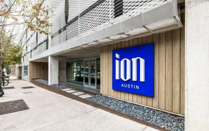 Apartamento inteiro em residência em 2100 San Antonio St, Austin, TX 78705, United States, imagem 28 de 34