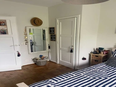 Quarto para alugar num apartamento partilhado em Auderghem