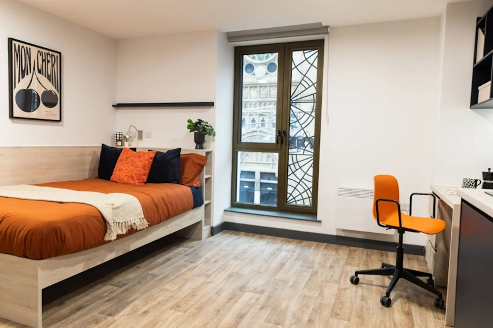 Convenient studio apartment for student living in 