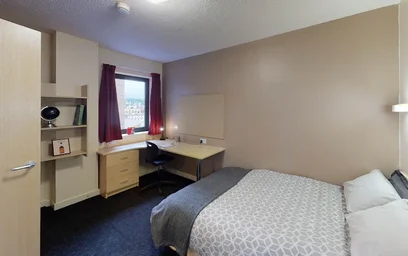 Chambre à louer dans un appartement en colocation à {area}