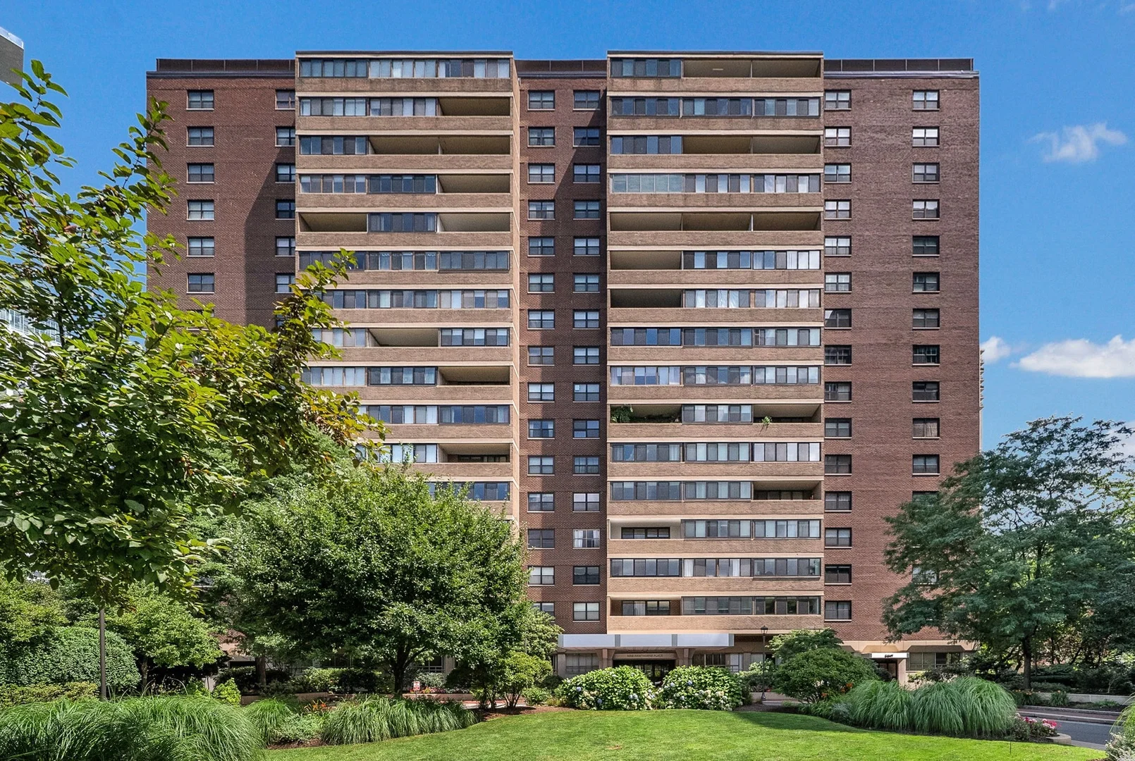9, Hawthorne Pl., Unit 7H, West End, Boston, MA, 02114