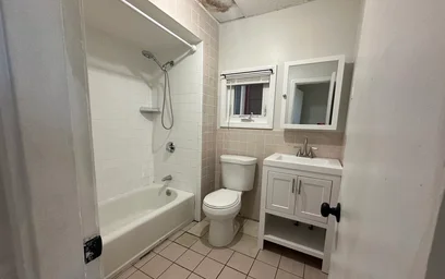 Alojamiento entero en residencia en 6, Althea St., Unit 1, Dorchester, Boston, MA, 02122, imagen 12 de 40