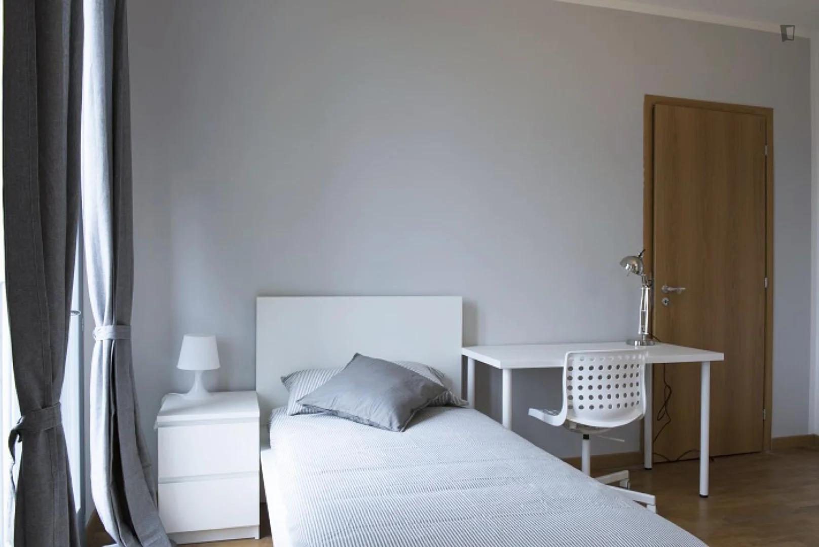 Quarto acolhedor para estudantes disponível em 